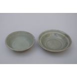 Lot: two celadon bowls, Song (dia12.5 - 14.5cm)