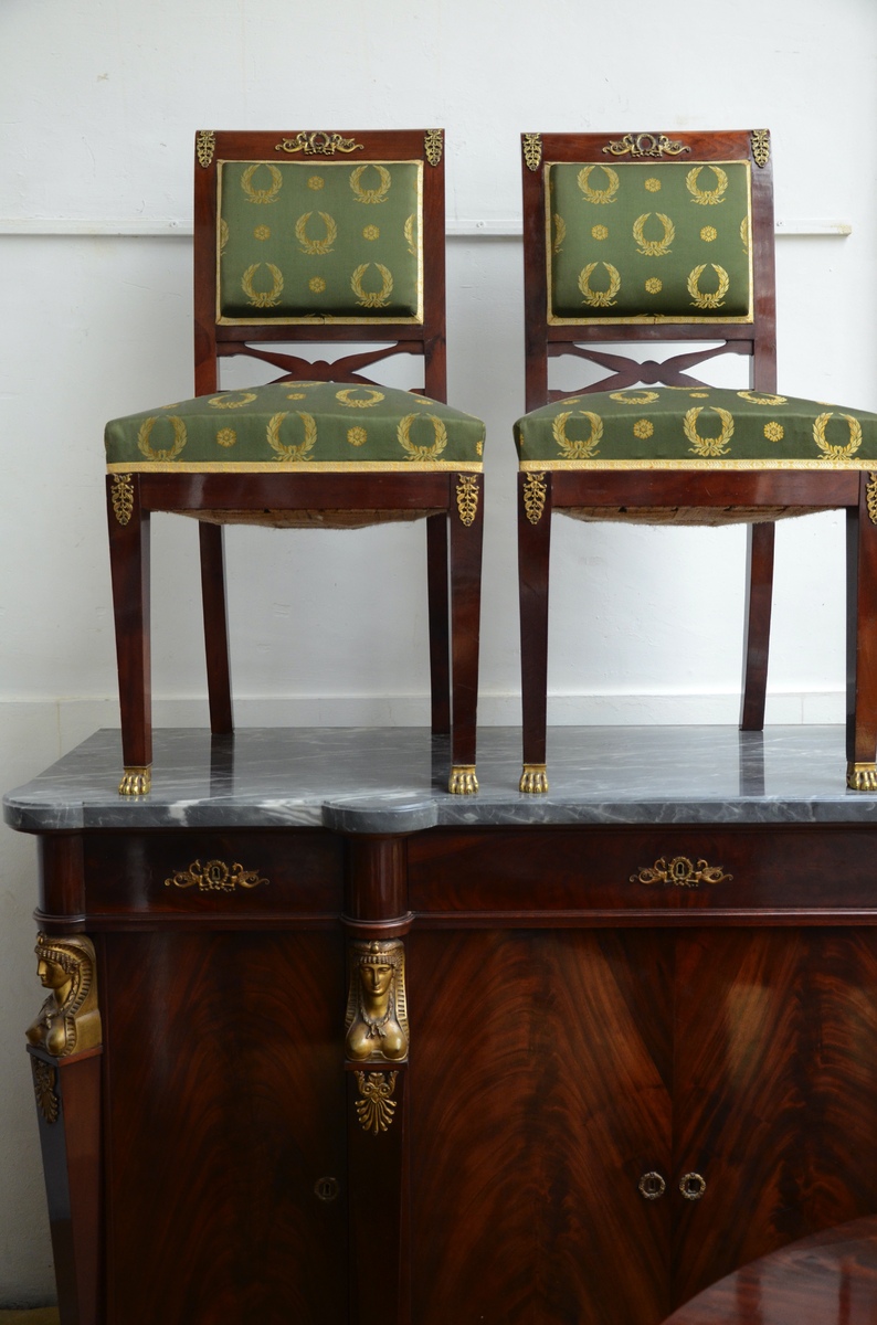 A fine mahogany and gilt bronze dining set Empire style - Bild 2 aus 5