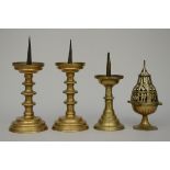 Lot: 3 candlesticks (h34 - 28cm) + incense burner in copper (h26cm) (*)