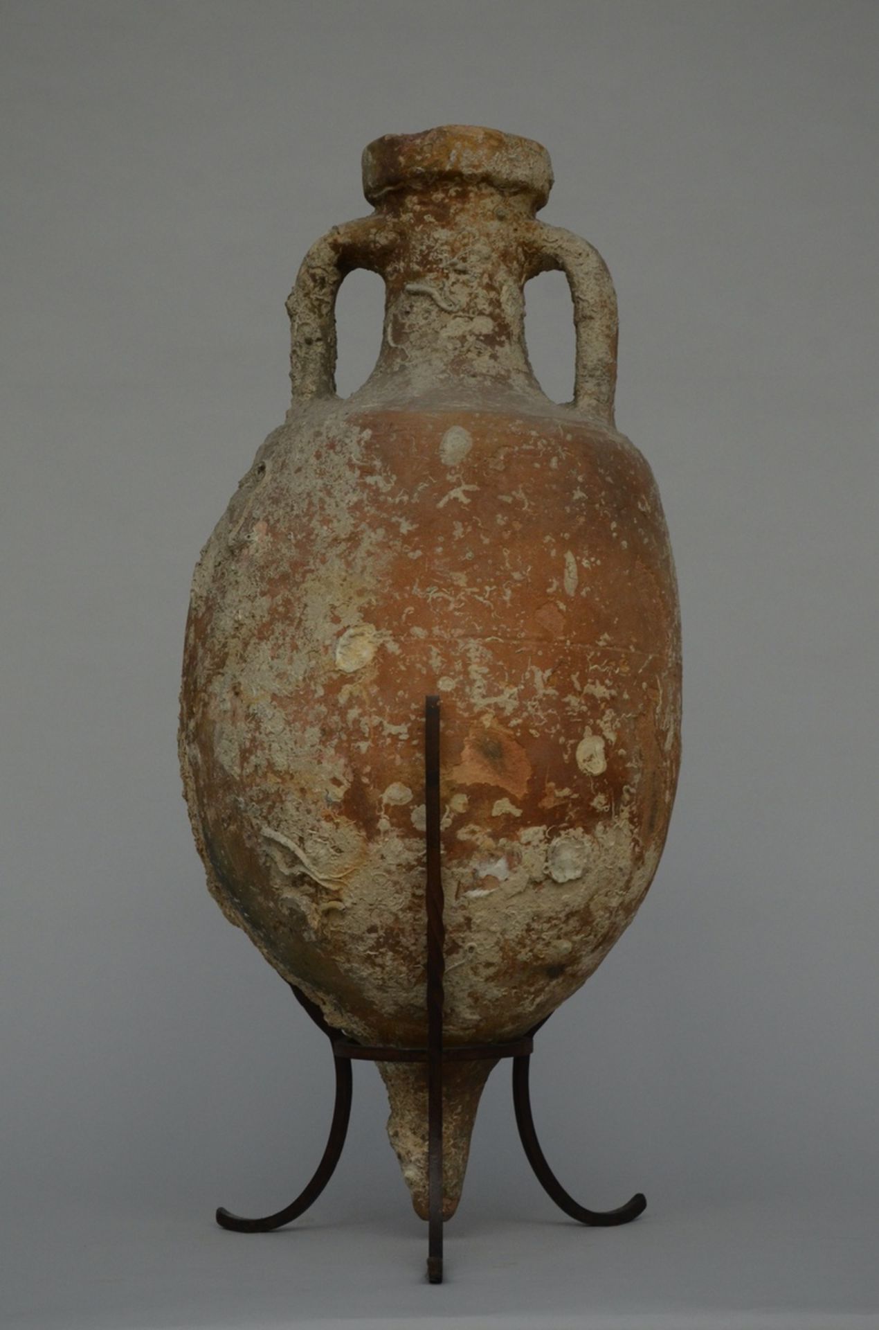 Earthenware amphora vase (h83cm) - Image 2 of 3