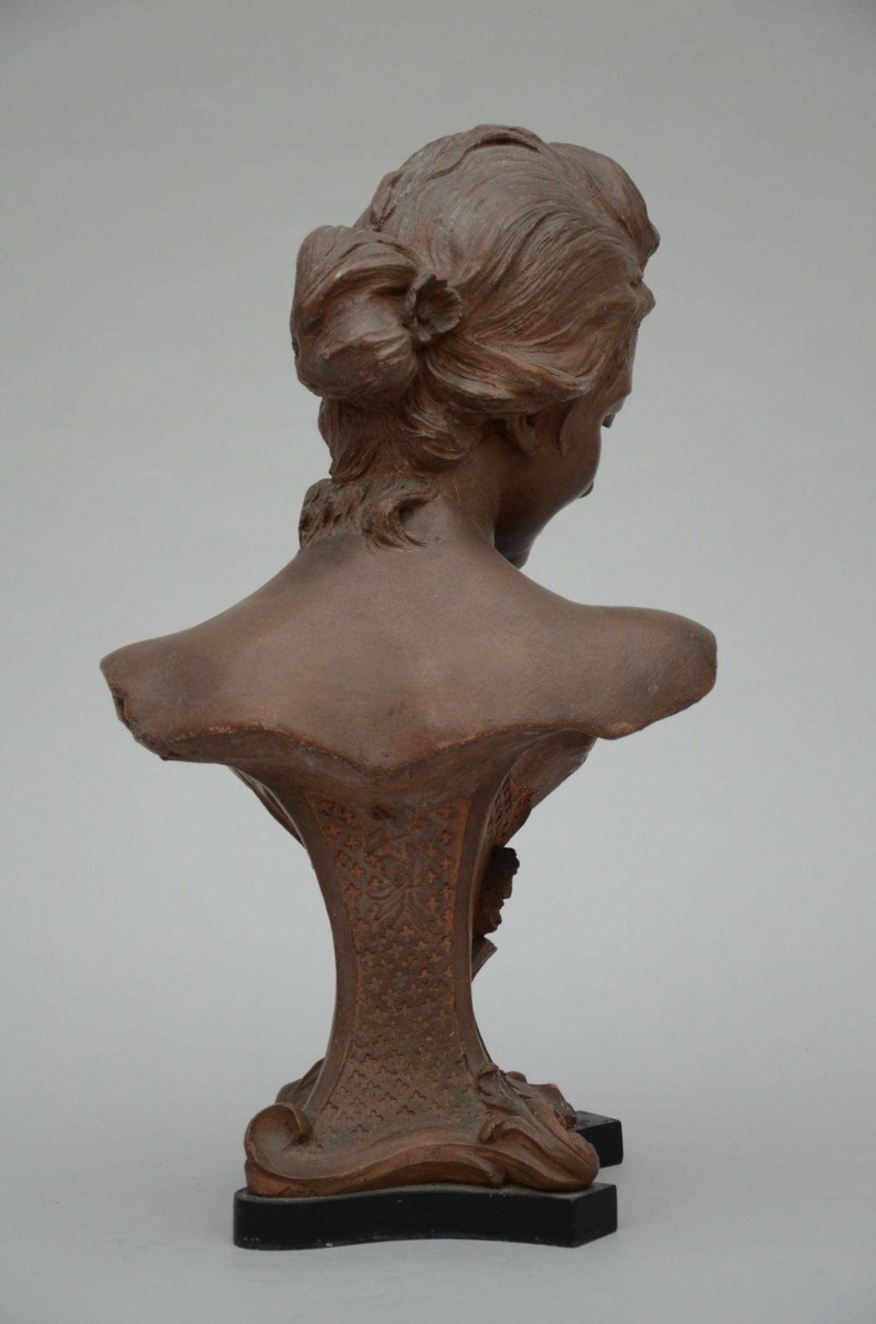 Dom Van Den Boscche: women's bust in terra cotta (50x28x22cm) - Image 2 of 3