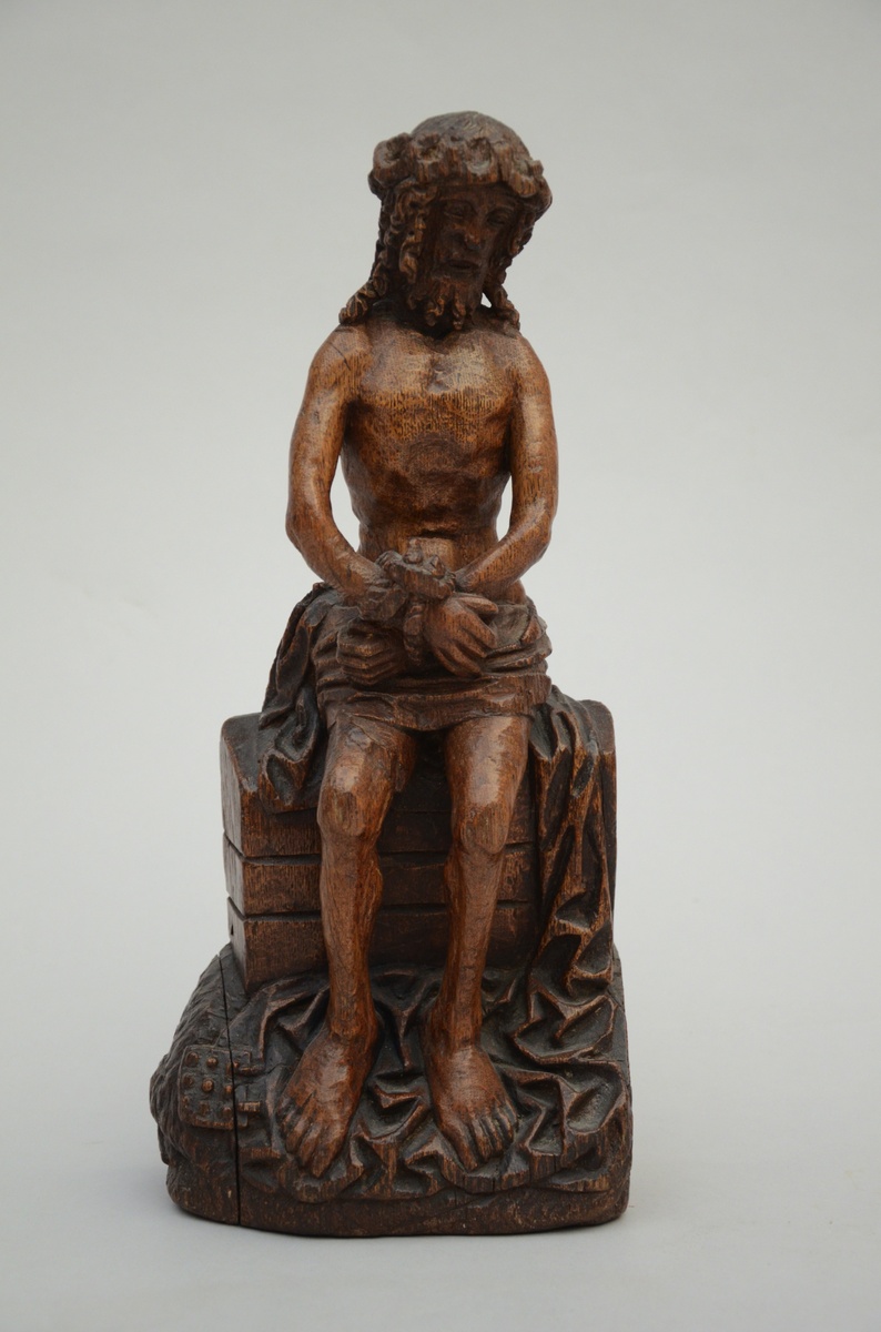Christ on the cold stone in oak (36cm)