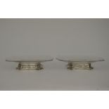 A pair of silver and crystal table displays (25.5x25.5 cm)