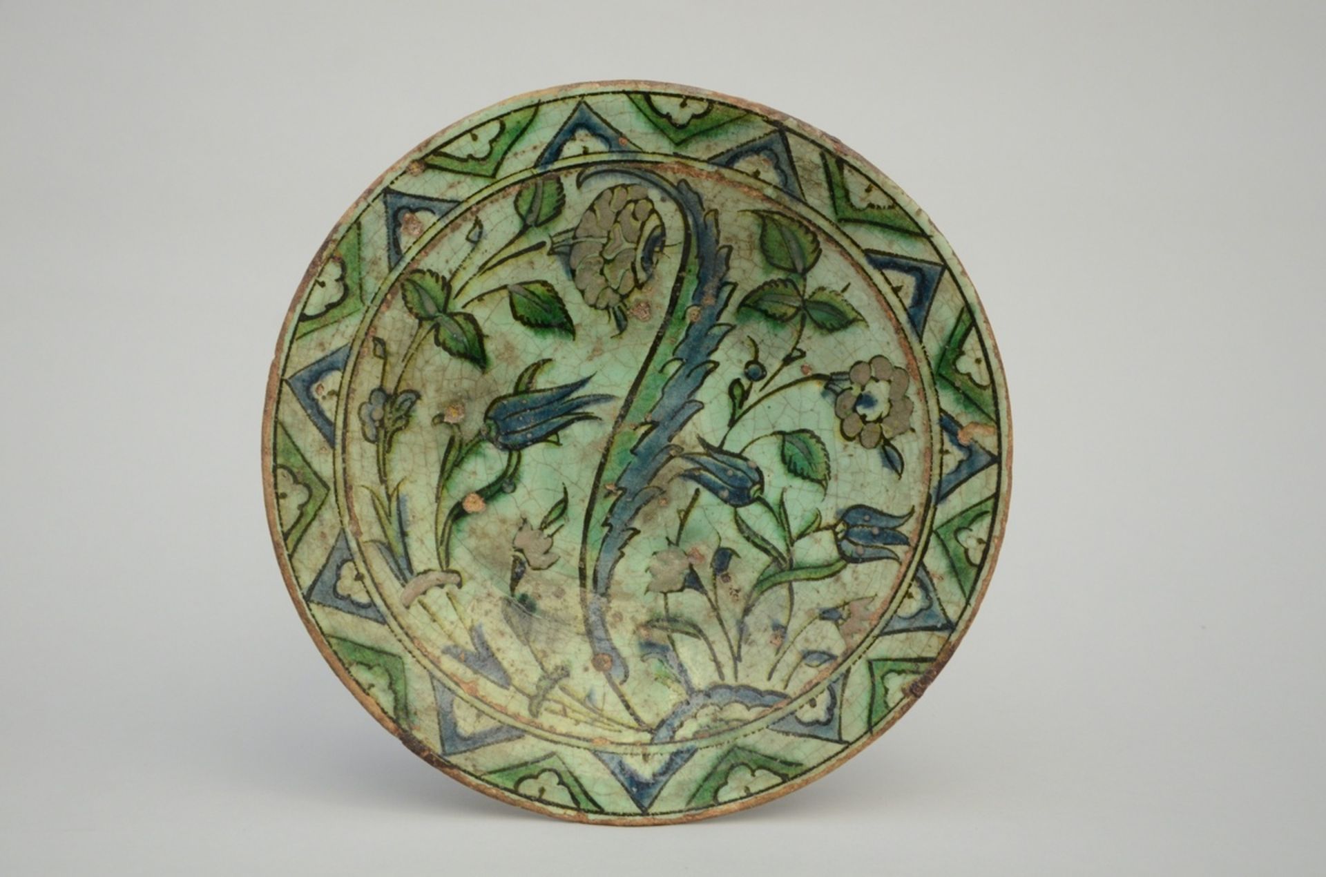 Lot: 2 Iznik dishes (dia 29&25cm) (*) - Image 3 of 4