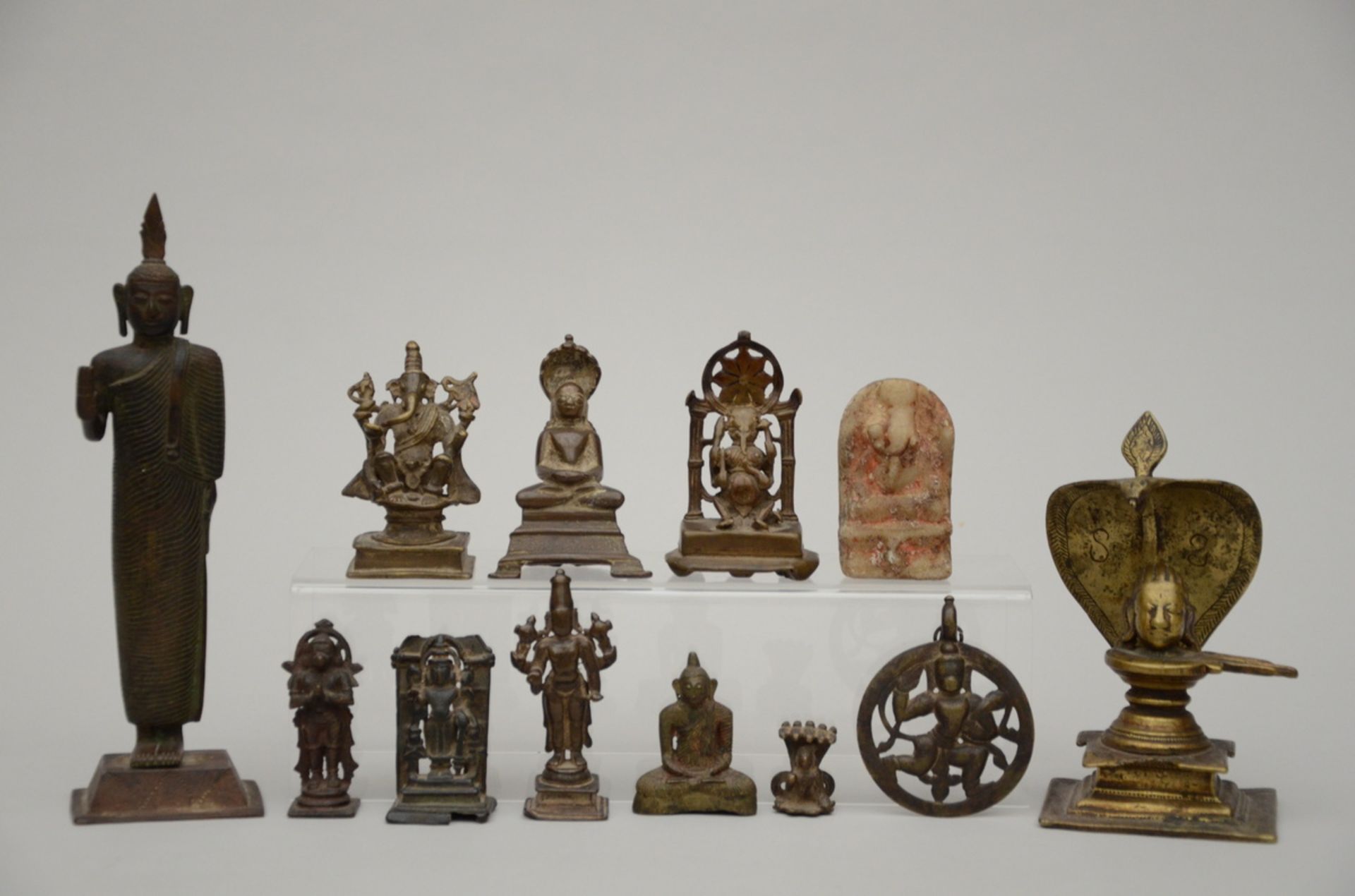 Lot: 12 statues from India and Sri Lanka (from h3 to 24cm)