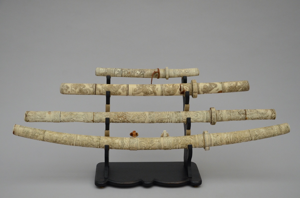 A collection of four Japanese swords in bone circa 1900 (L 93/86/65/37cm) (*)