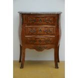 A small chest of drawers in Louis XV style (91x75x38cm)