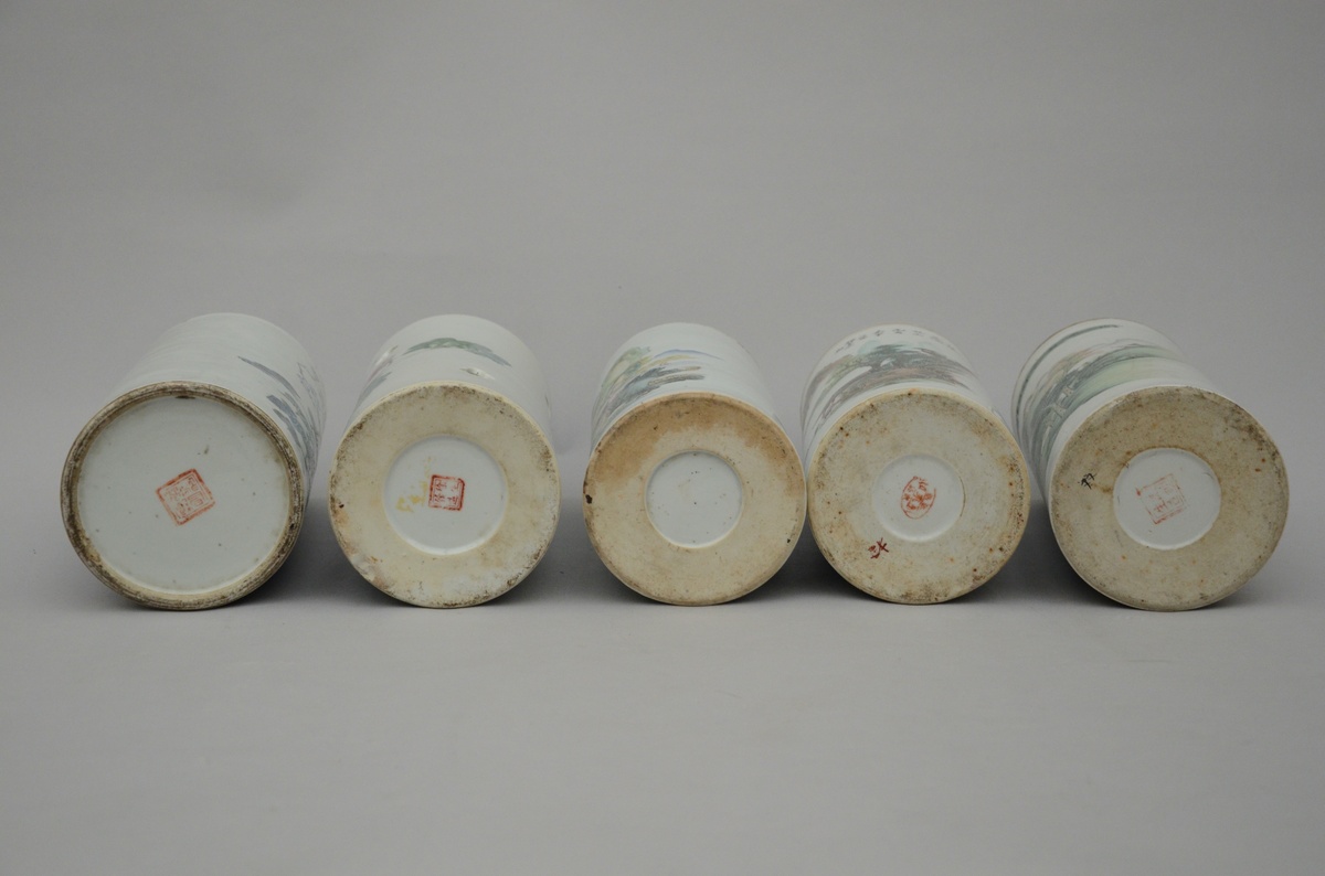 Lot: 5 Chinese cylindrical vases 'birds and landscapes' (28 to 29 cm) (*) - Bild 4 aus 5