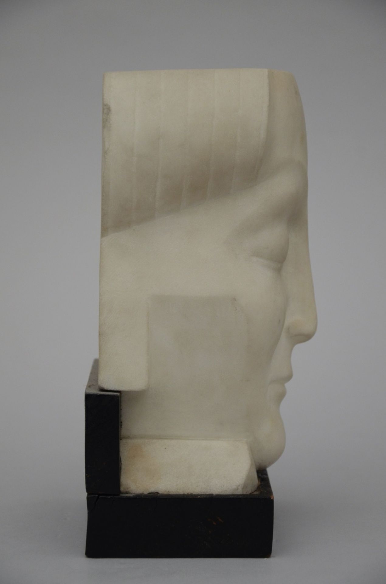 Jan Antheunis: Art Deco statue in marble (h23.5cm) - Image 2 of 4