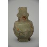 Mughal style jade snuff bottle (h9cm)