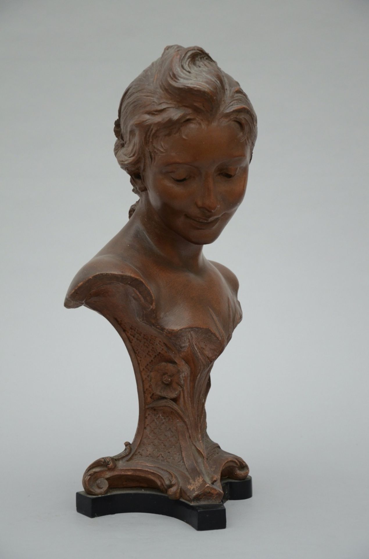 Dom Van Den Boscche: women's bust in terra cotta (50x28x22cm)