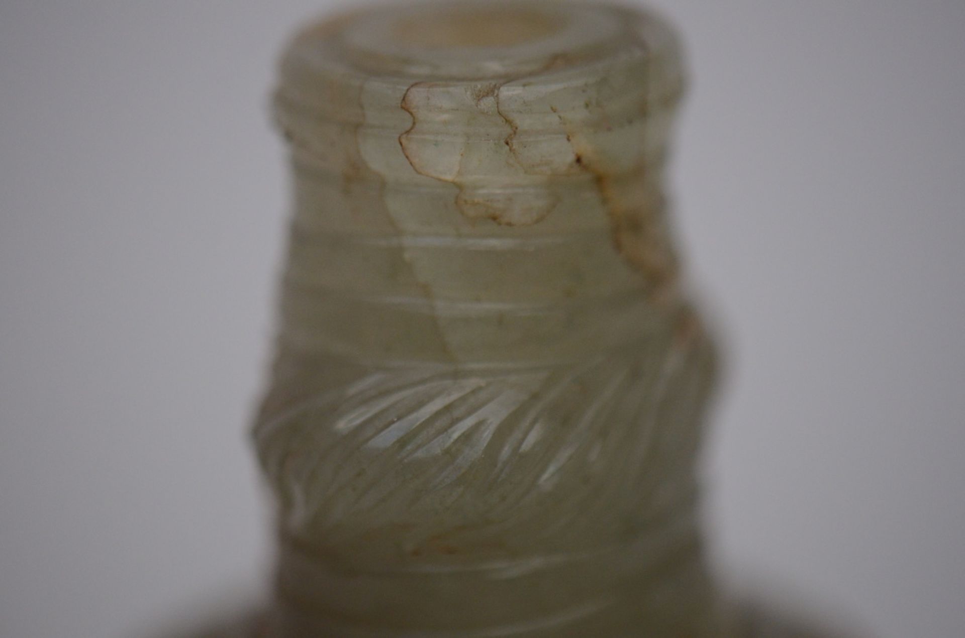 Mughal style jade snuff bottle (h9cm) - Image 5 of 5