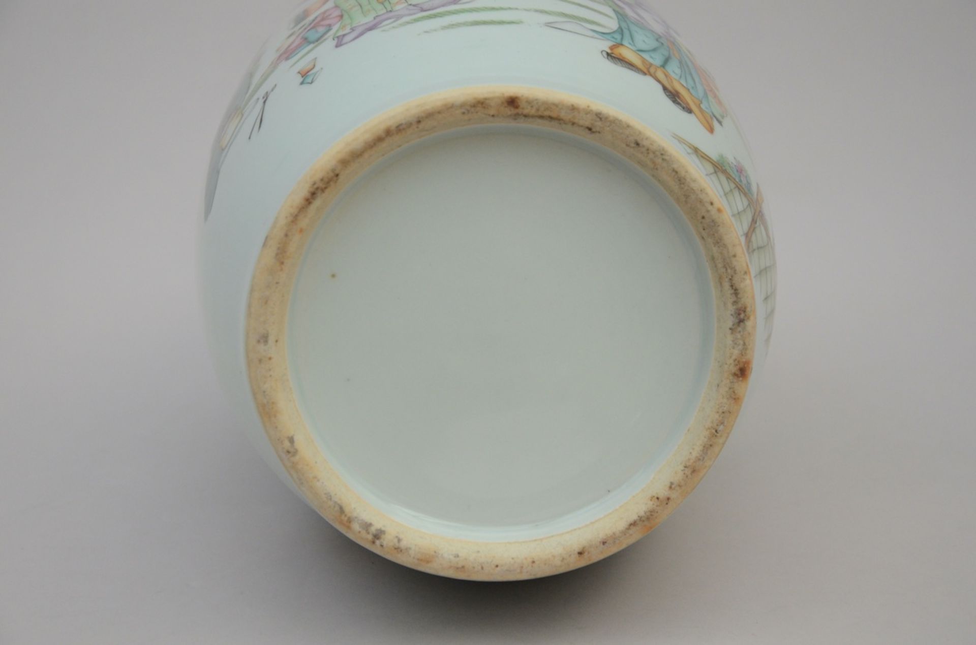 Chinese porcelain vase with double decoration 'sages with scroll' (h58cm) (*) - Bild 4 aus 6