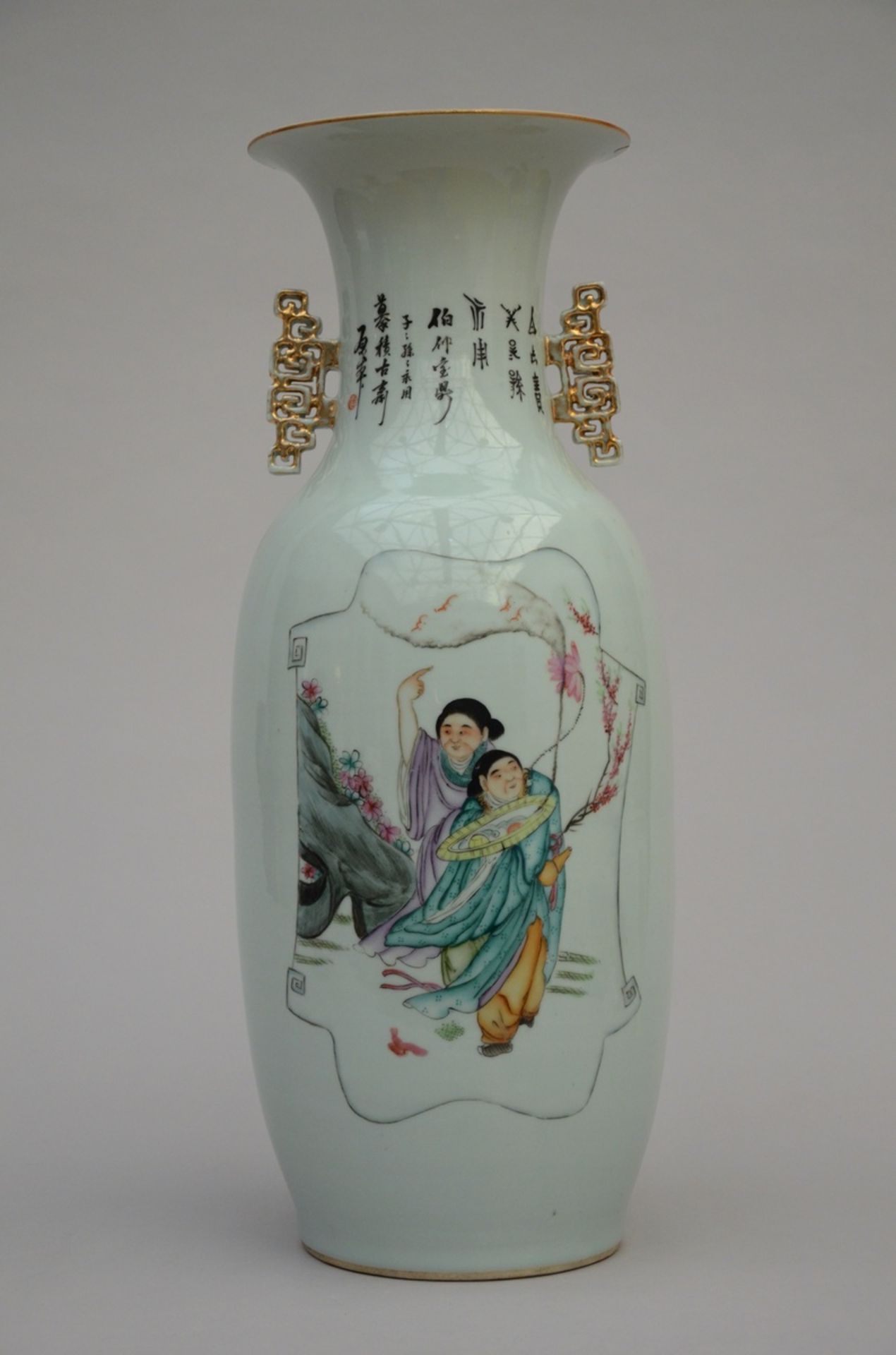 Chinese porcelain vase with double decoration 'sages with scroll' (h58cm) (*) - Bild 2 aus 6