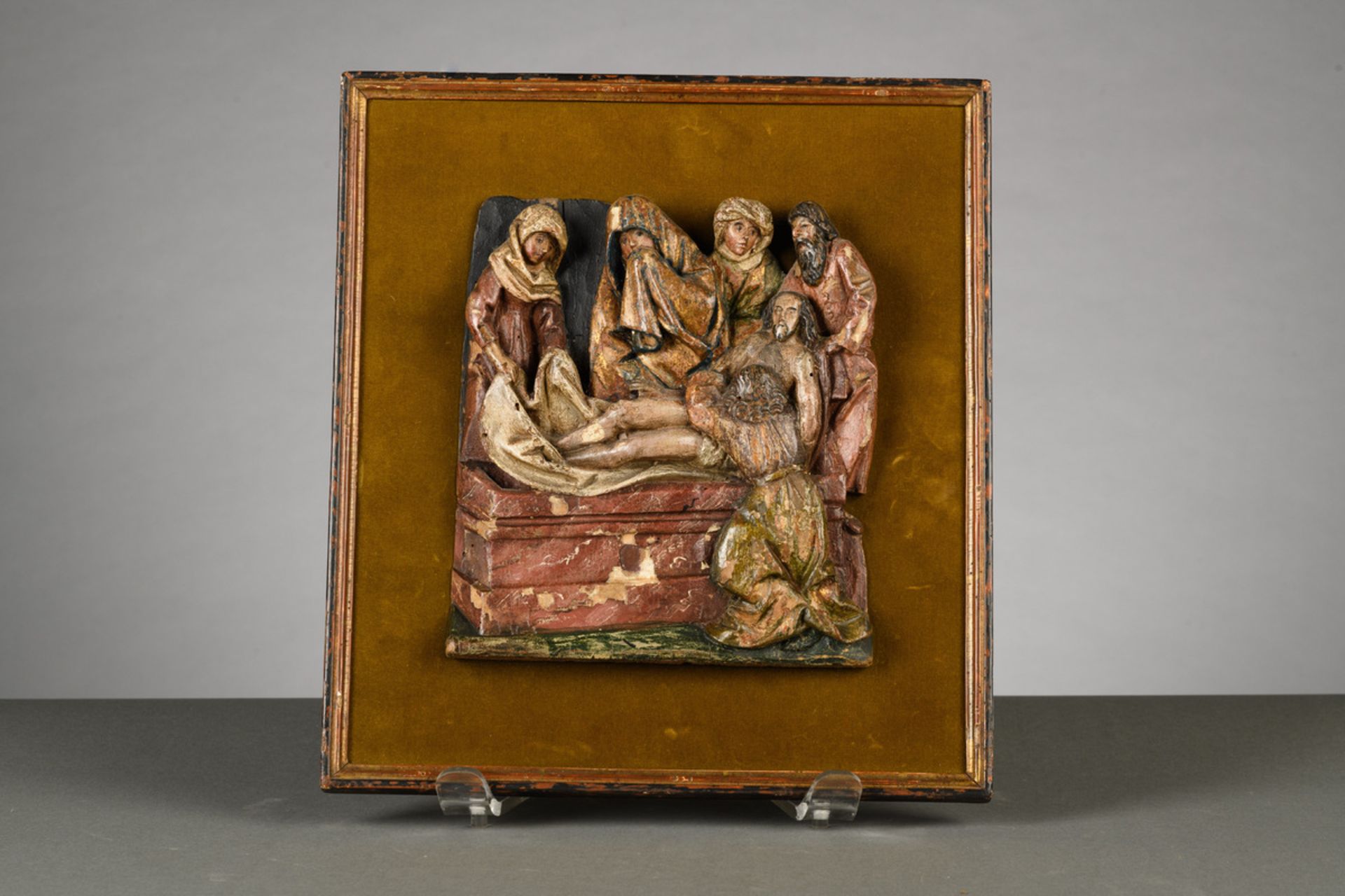 Carved relief in polychrome wood 'Entombment' 16th/17th century (h21cm)