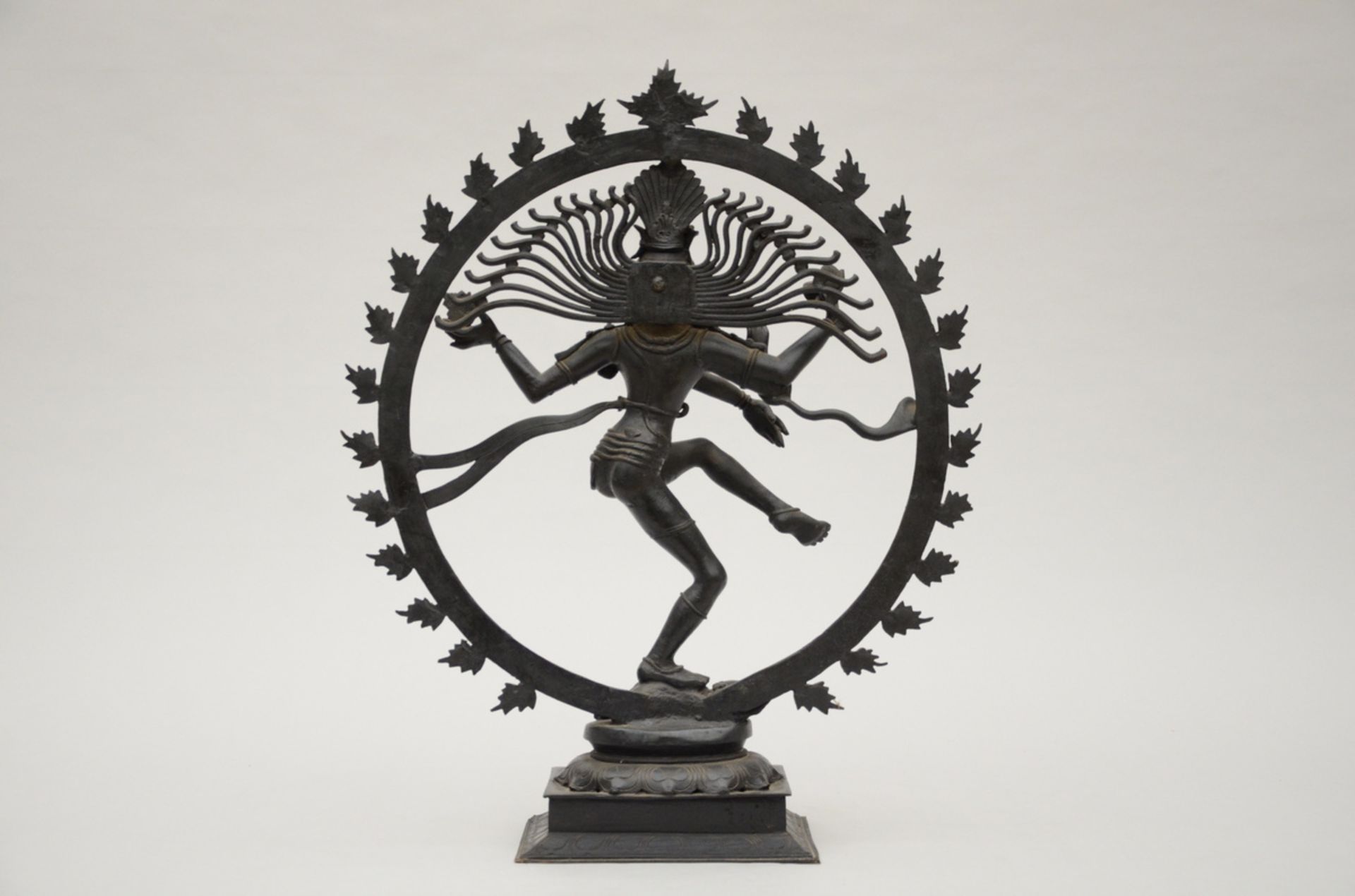 A large bronze sculpture 'Shiva Nataraja' India (63x51x16cm) - Image 4 of 4