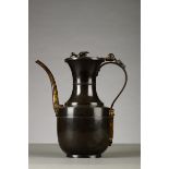 Asian ewer in bronze (26x23x12cm) (*)