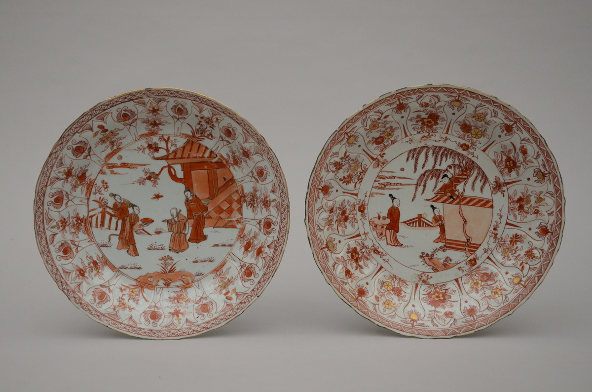 2 Chinese plates with ironred decoration Kangxi period (dia27 - 28cm)