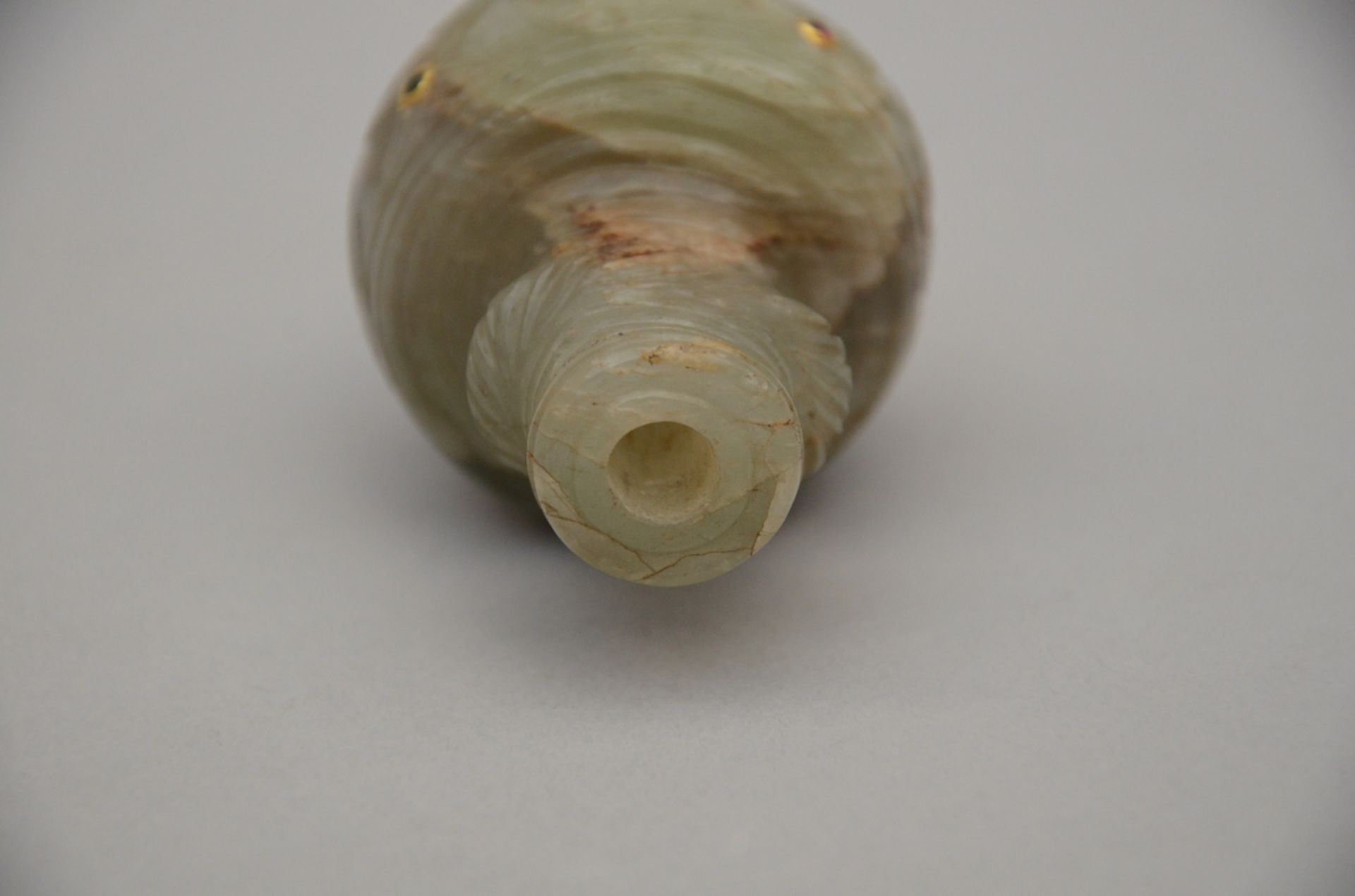 Mughal style jade snuff bottle (h9cm) - Image 3 of 5