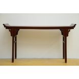 A Chinese console in hardwood (90x163x42.5cm)