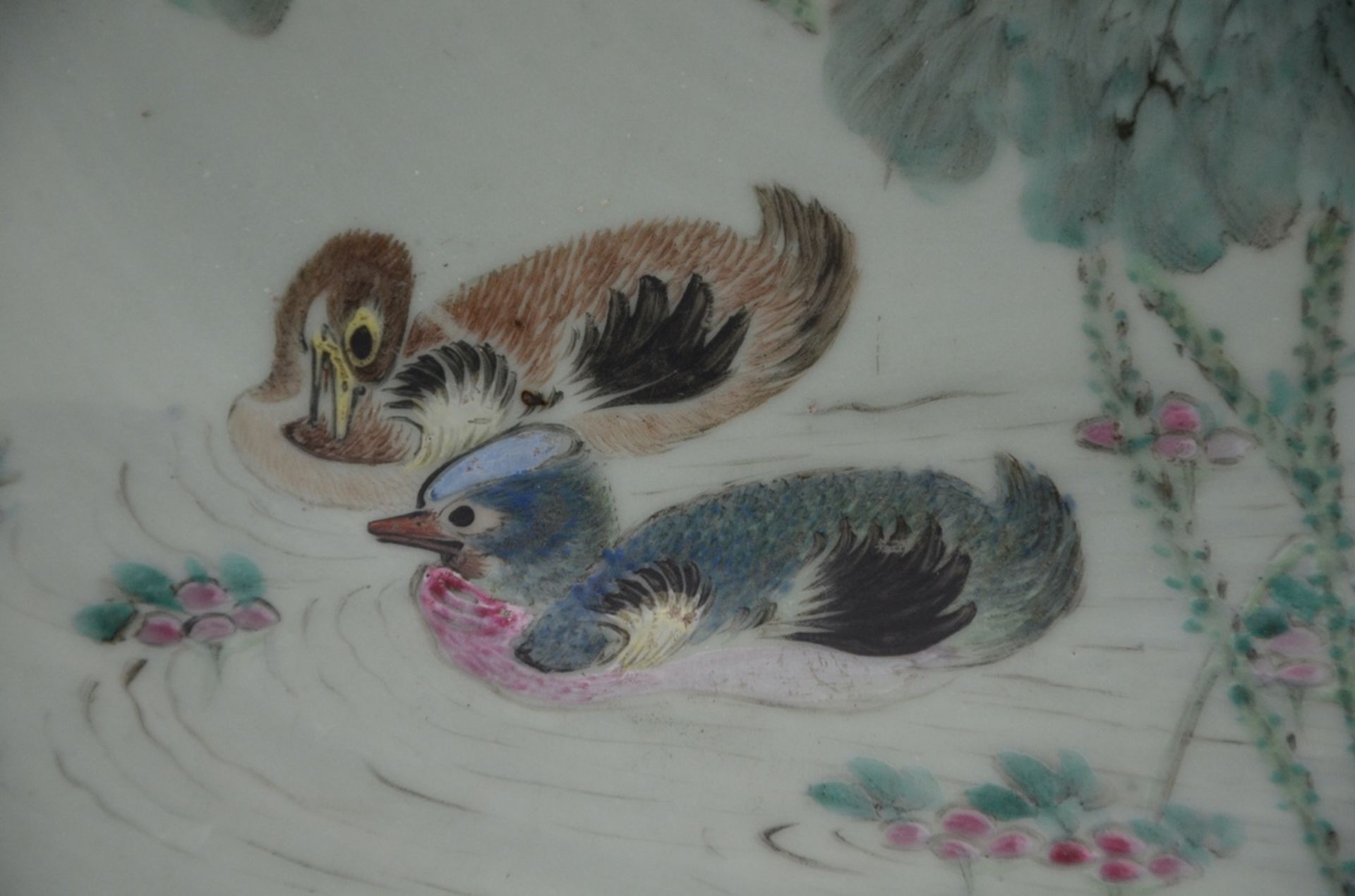 Chinese celadon charger 'ducks' (dia 40cm) (*) - Bild 3 aus 5