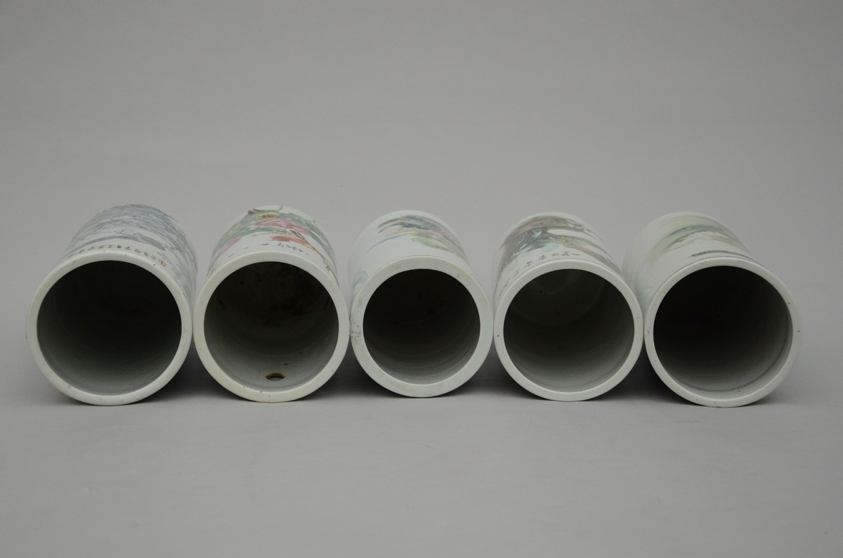 Lot: 5 Chinese cylindrical vases 'birds and landscapes' (28 to 29 cm) (*) - Bild 3 aus 5