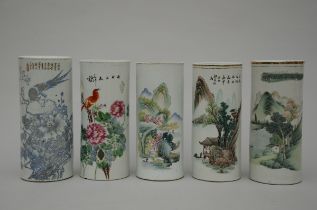 Lot: 5 Chinese cylindrical vases 'birds and landscapes' (28 to 29 cm) (*)