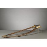 Lot: a sword with blued blade and a sword with engraved blade (95cm) (100cm) (*)