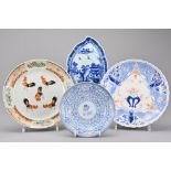 A group of Chinese / Japanese porcelain dishes to include a mid 19th century blue and white dish. An