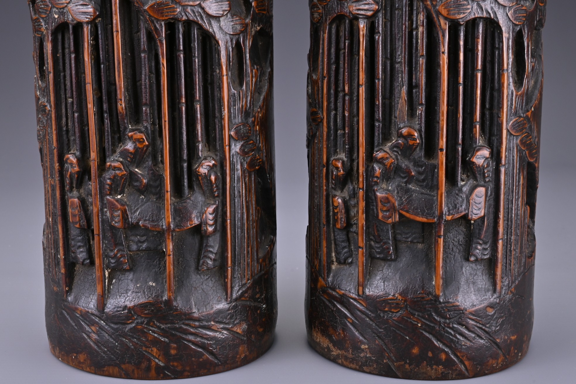 PAIR OF CHINESE BAMBOO BRUSH POTS, 19TH CENTURY. Each carved in relief with figures in bamboo - Image 6 of 6