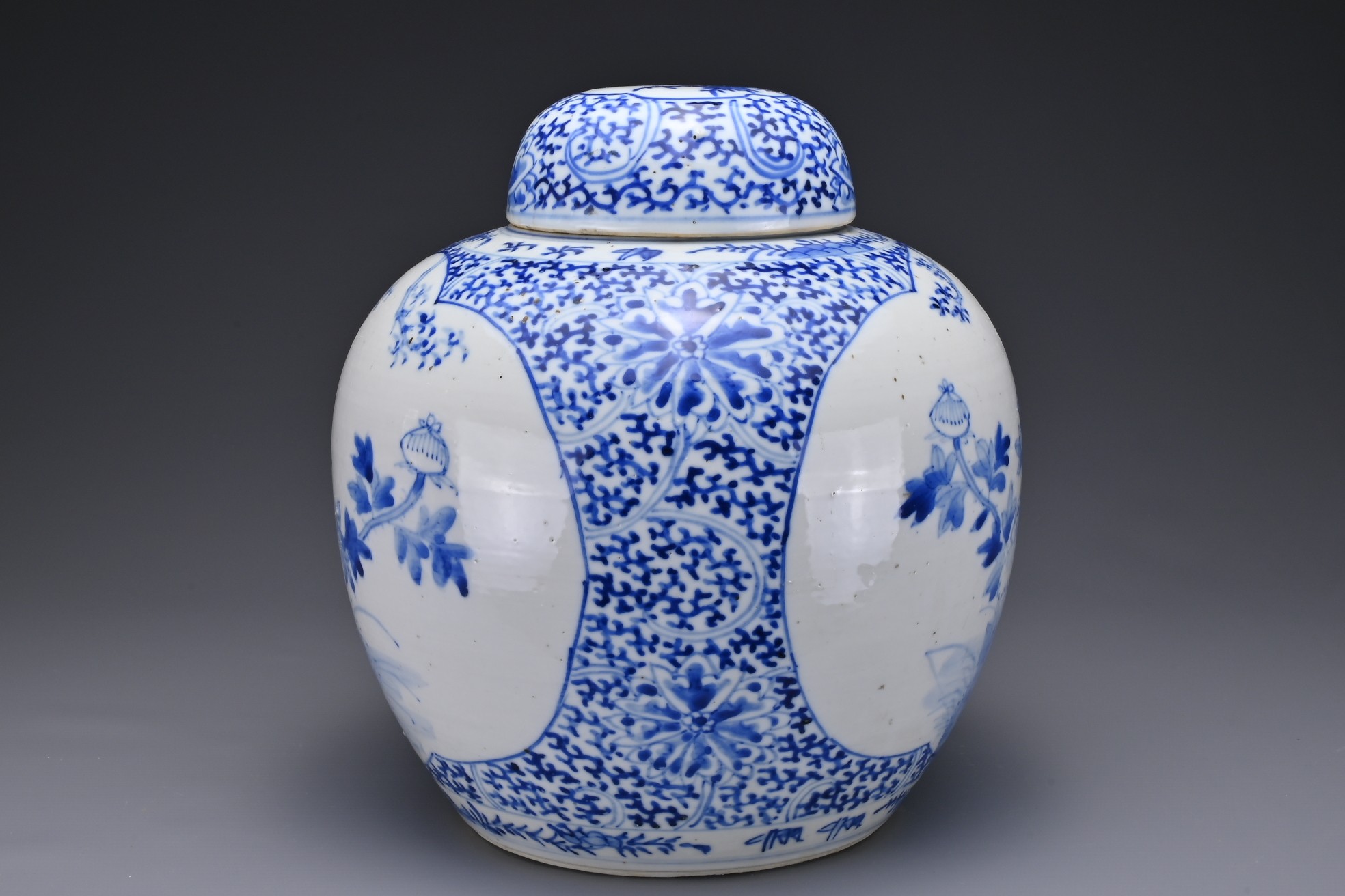 A CHINESE BLUE AND WHITE PORCELAIN GINGER JAR AND COVER, 19TH CENTURY. Decorated with birds in - Image 5 of 8