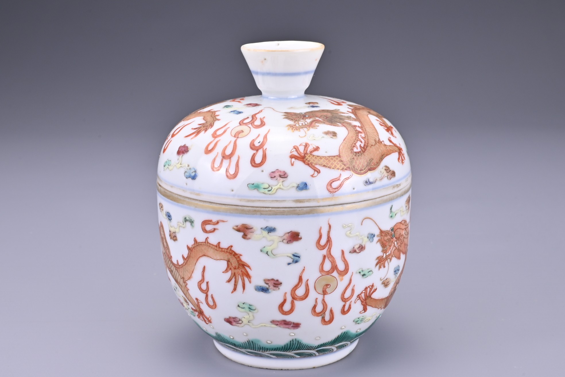 A CHINESE PORCELAIN BOWL AND COVER, GUANGXU MARK, 19/20TH CENTURY. Decorated with five clawed - Image 3 of 8