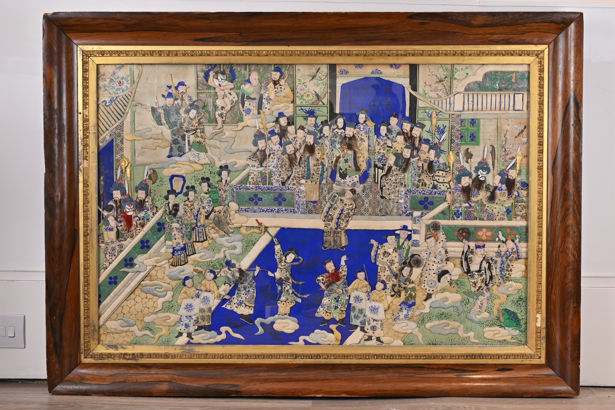 A PAIR OF LARGE AND IMPRESSIVE CHINESE PAINTED APPLIQUÉ SCENES, QING DYNASTY. The first a scene of - Image 4 of 10