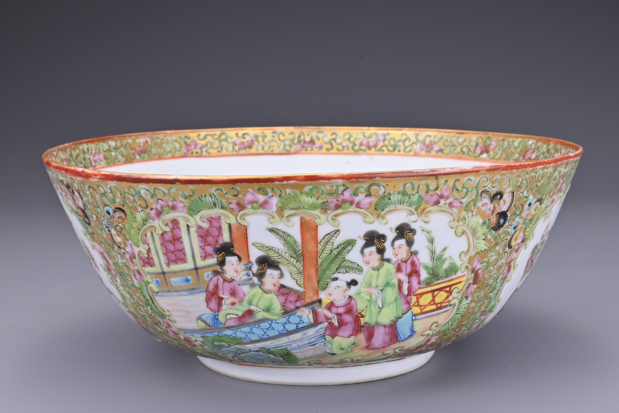 A CHINESE CANTON FAMILLE ROSE PORCELAIN BOWL, 19TH CENTURY. In the rose medallion pattern with - Image 2 of 9