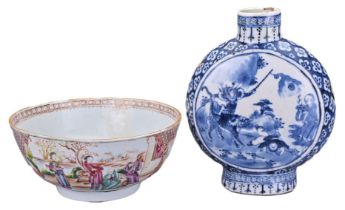 TWO CHINESE PORCELAIN ITEMS, 18/19TH CENTURY. To include a Chinese famille rose export porcelain
