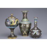 A GROUP OF THREE CHINESE CLOISONNE ENAMEL ITEMS, EARLY 20TH CENTURY