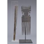 AN AFRICAN SWAHILI CARVED WOODEN TRIBAL COMB AND PAPUA LIME SPATULA