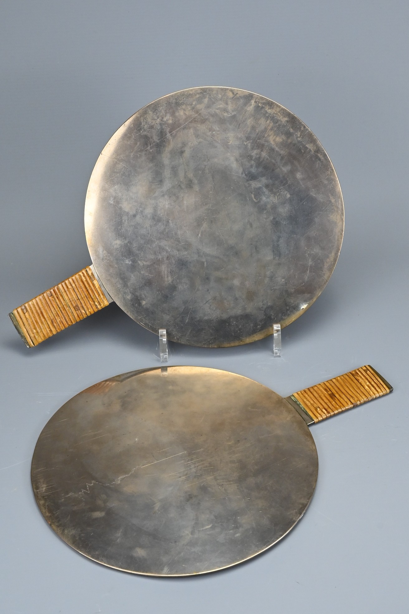 TWO JAPANESE POLISHED BRONZE HAND MIRRORS, KAGAMI, LATE 19TH CENTURY. Decorated with cranes under - Image 4 of 5