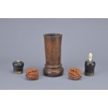 A GROUP OF WOOD, HORN CARVINGS AND WALNUT, 19/20TH CENTURY. To include two carved horn scroll