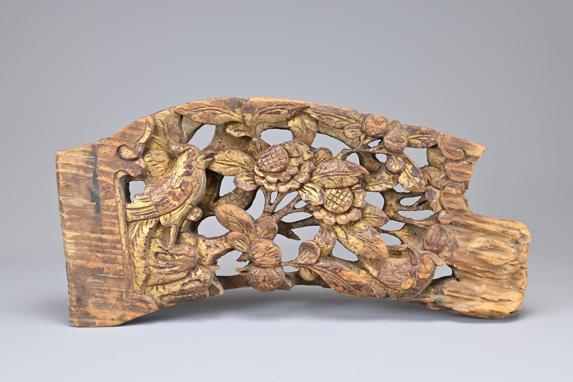 A GROUP OF CHINESE WOOD ITEMS, QING DYNASTY. To include a gilt lacquer carrying box with lion form - Image 2 of 9