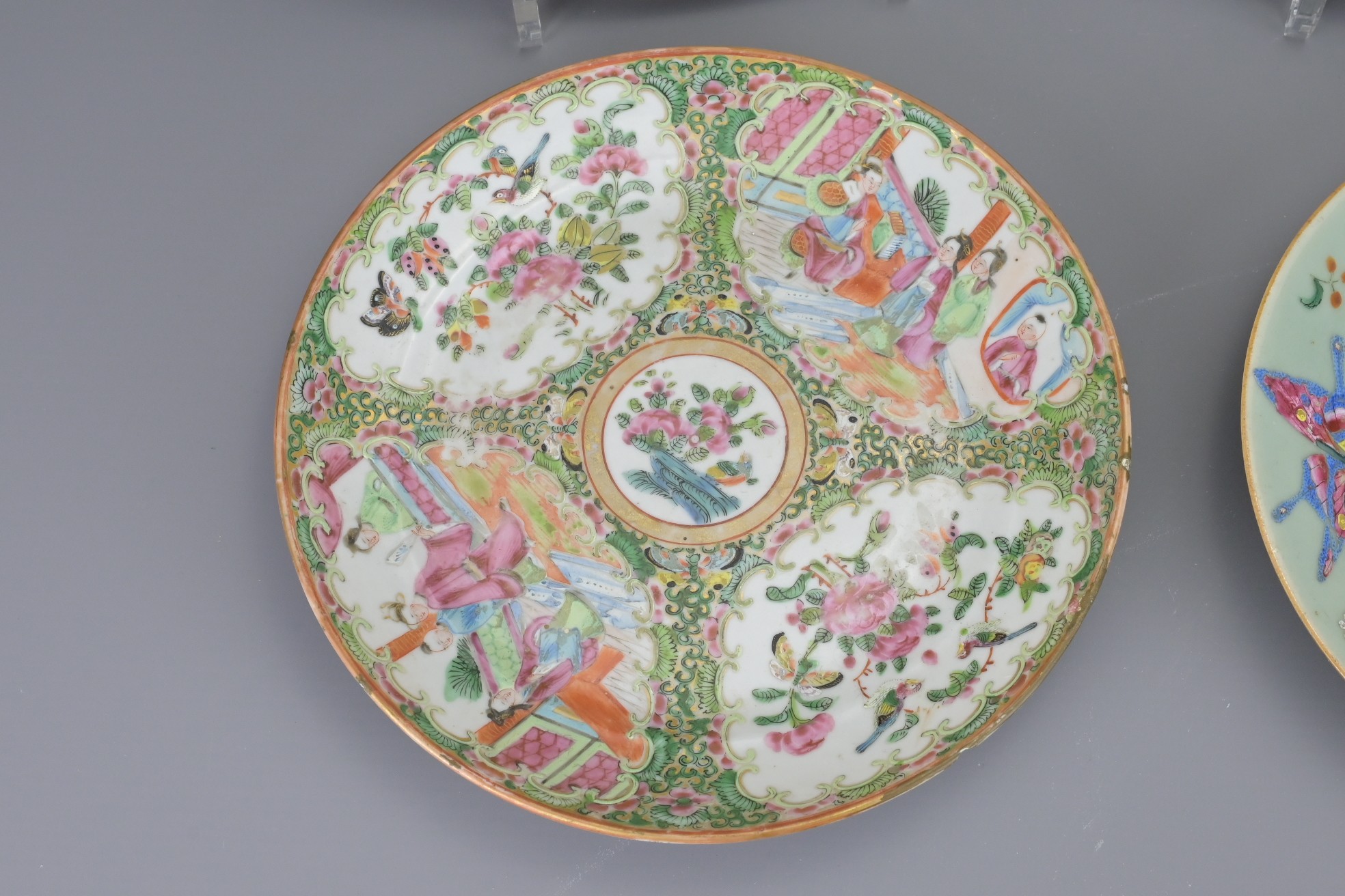 FOUR VARIOUS CANTONESE FAMILLE ROSE DISHES AND PLATES, 19TH CENTURY. Comprising a shaped square dish - Image 2 of 6