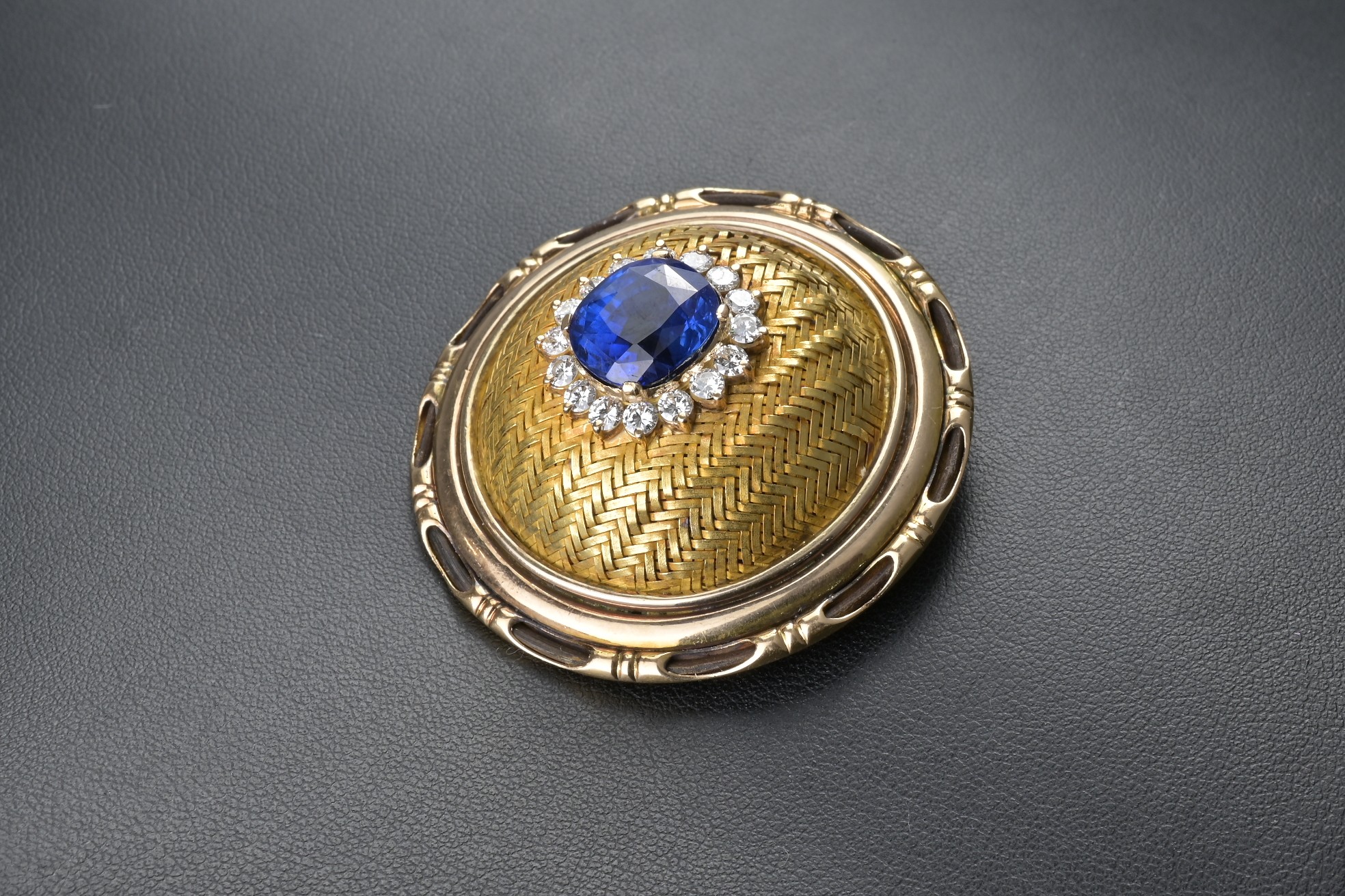 A 9.90CT BURMESE SAPPHIRE, DIAMOND AND GOLD PENDANT, WITH REPORT. - Image 3 of 9