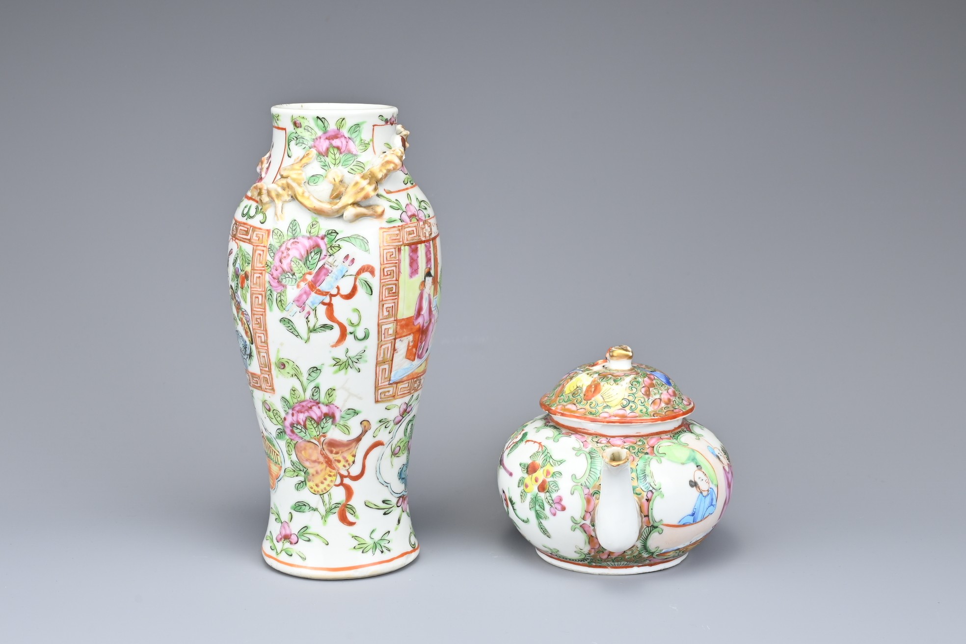 TWO CHINESE CANTON FAMILLE ROSE PORCELAIN ITEMS, 19TH CENTURY. To include a vase with gilt chilong - Image 4 of 5