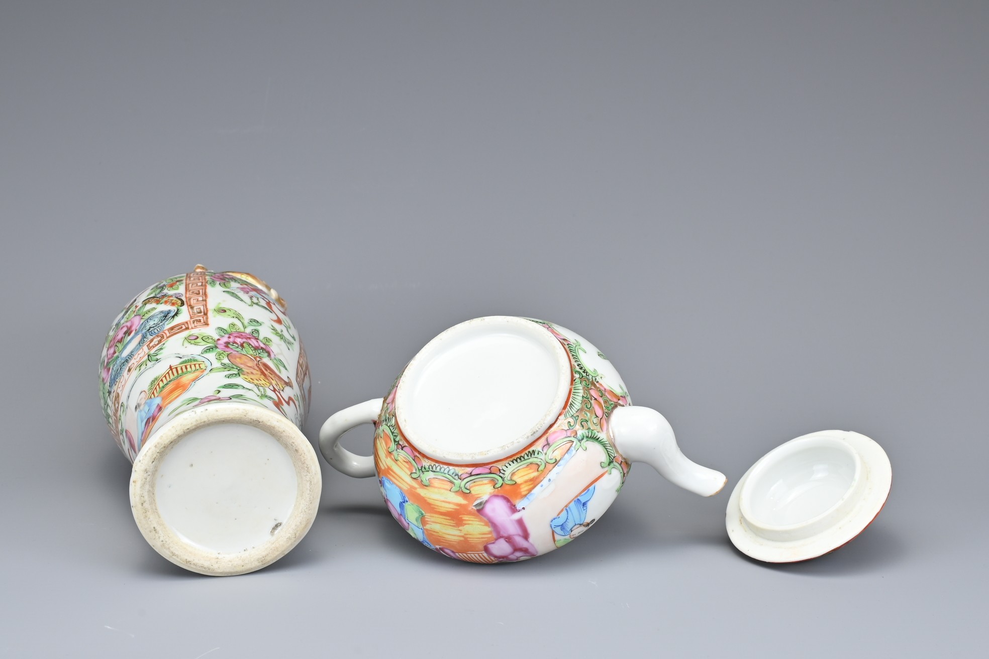 TWO CHINESE CANTON FAMILLE ROSE PORCELAIN ITEMS, 19TH CENTURY. To include a vase with gilt chilong - Image 5 of 5