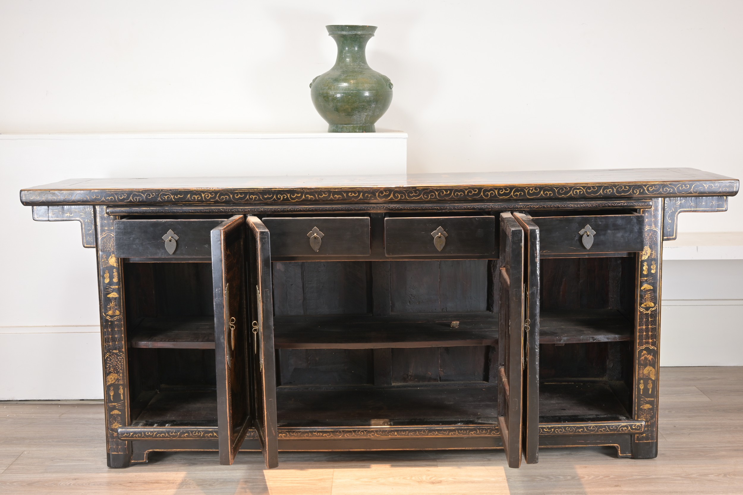 A LARGE CHINESE BLACK LACQUER AND GILT DECORATED SIDEBOARD, 19TH CENTURY. Well decorated to each - Image 6 of 14