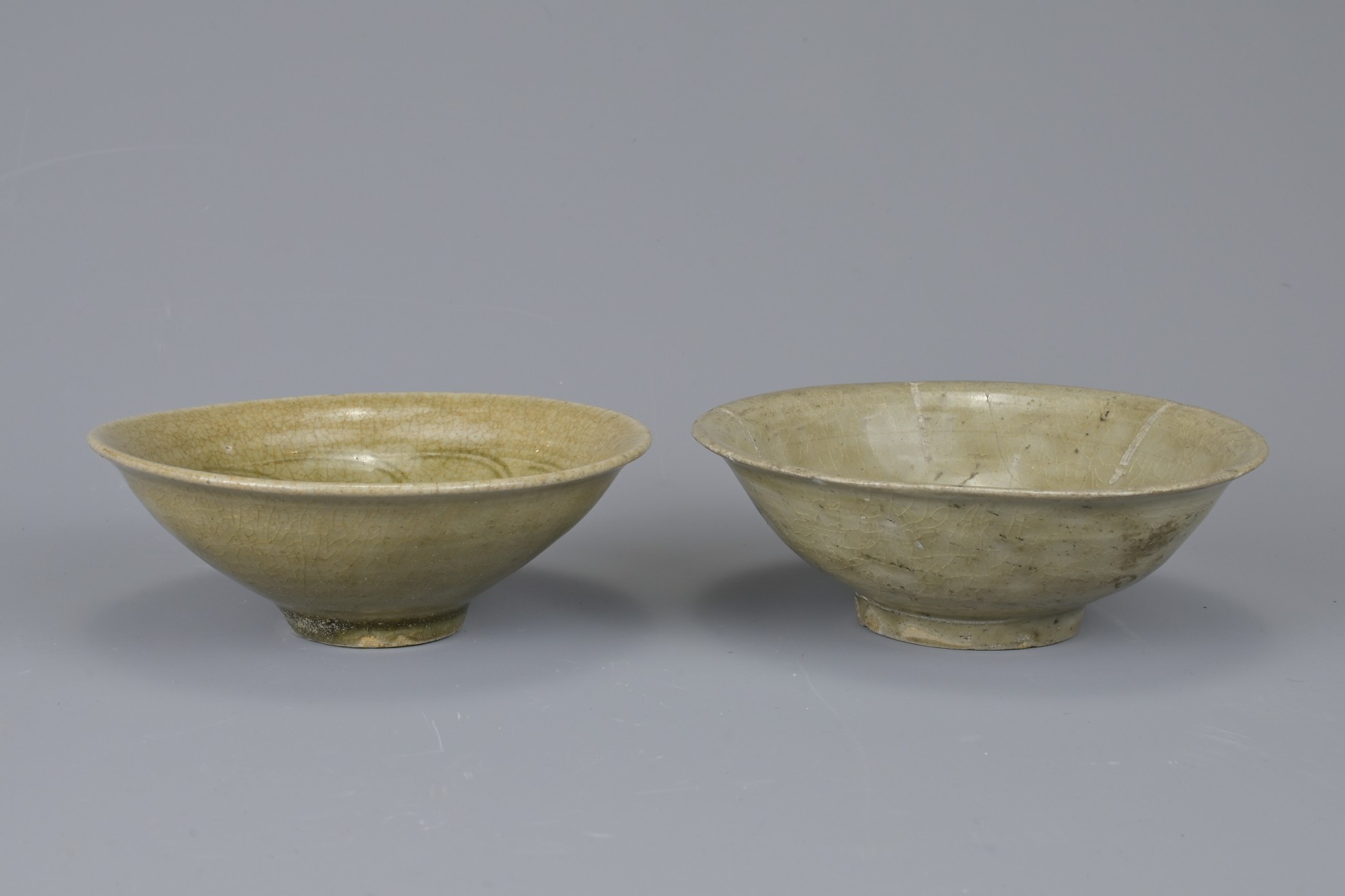 THREE CHINESE CELADON ITEMS, SONG DYNASTY. To include a Yaozhou tea bowl with floral medallion to - Image 3 of 8