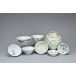 A GROUP OF CHINESE BLUE AND WHITE PORCELAIN ITEMS, MING TO QING DYNASTY. Comprising a ewer with four