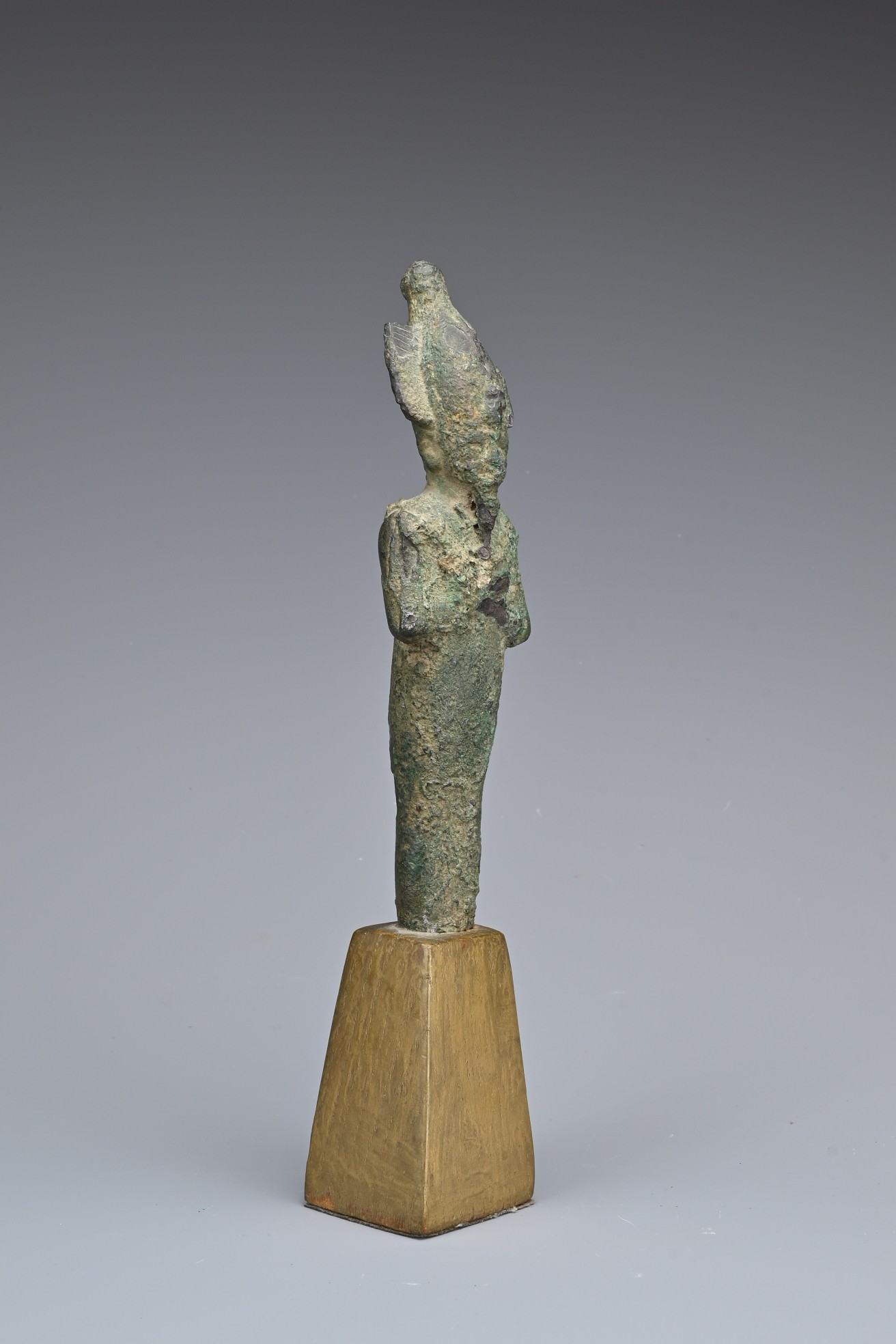 TWO EGYPTIAN BRONZE FIGURES OF OSIRIS, PROBABLY EGYPTIAN PTOLEMAIC OR ROMAN. - Image 3 of 19