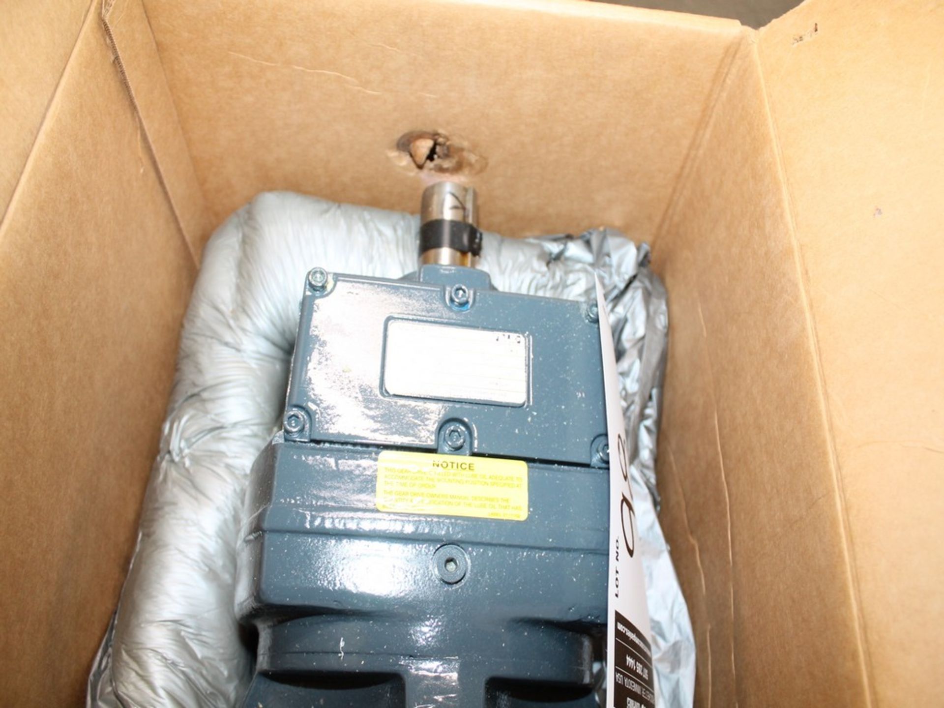 LOT CONTENTS OF PALLET WITH MISCELLANEOUS PUMPS, GAUGES, VALVES, METERS - Image 12 of 12