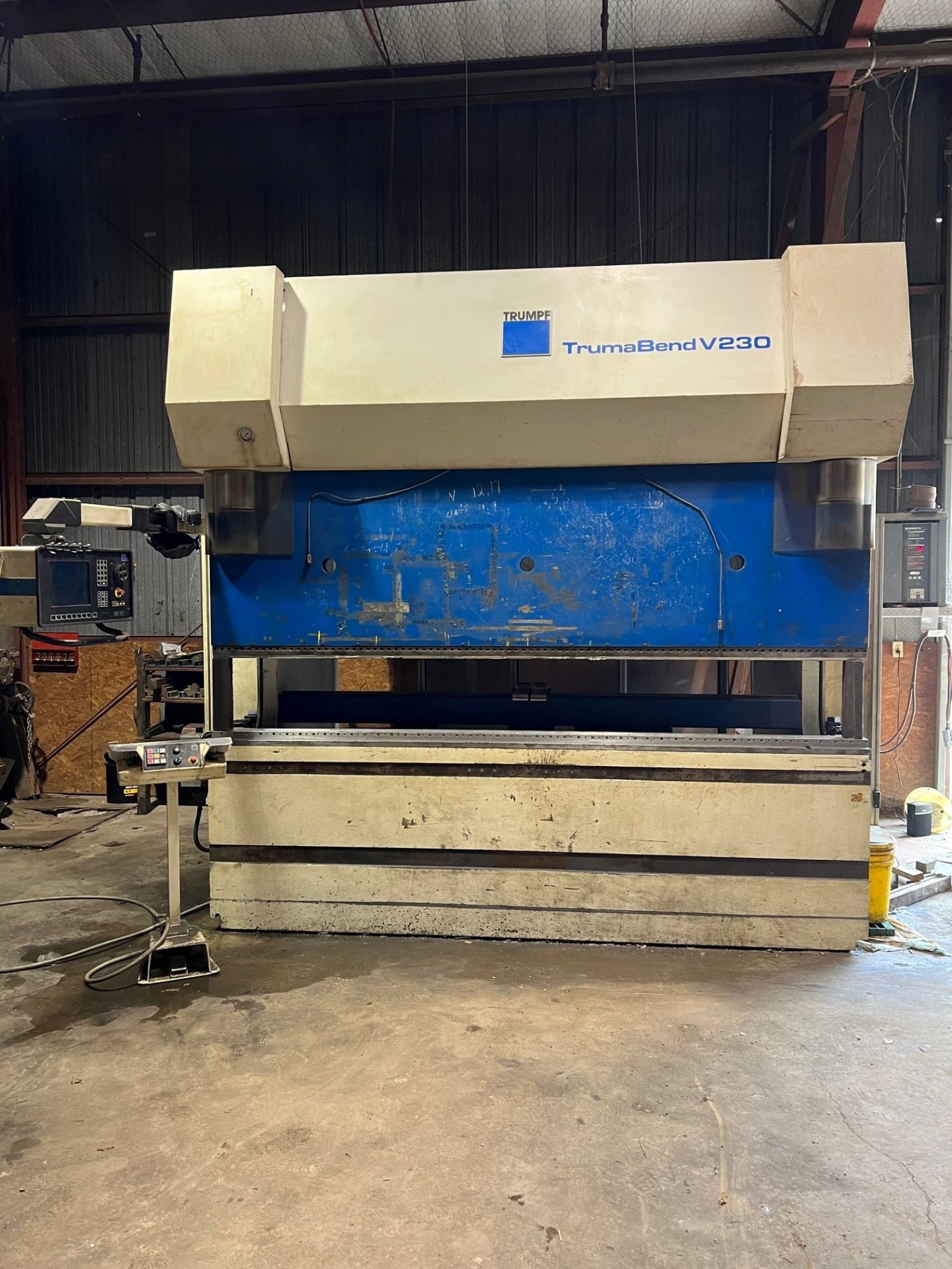 2000 TRUMPF 6-AXIS TRUMABEND V230 257 TON PRESS BRAKE